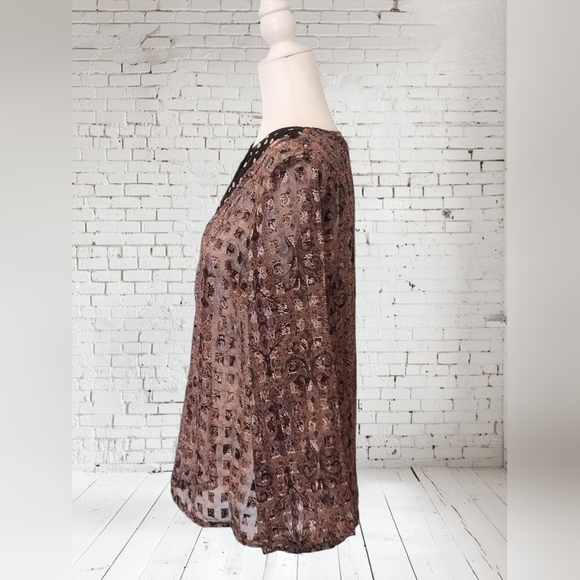 Covington Women's Brown Sheer Blouse Size Medium - Picture 3 of 6